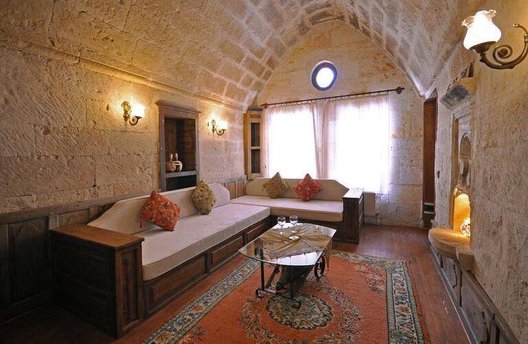 Has Cave Konak