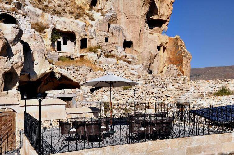 Has Cave Konak