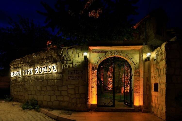 Heaven Cave House