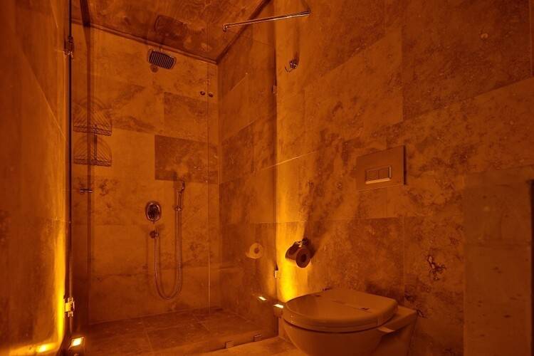 Heaven Cave House