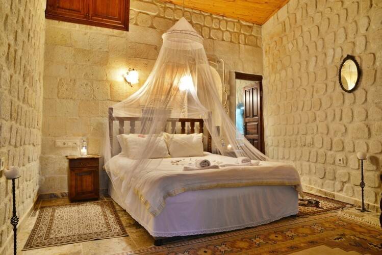 Heaven Cave House