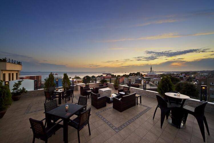 Amira Hotel