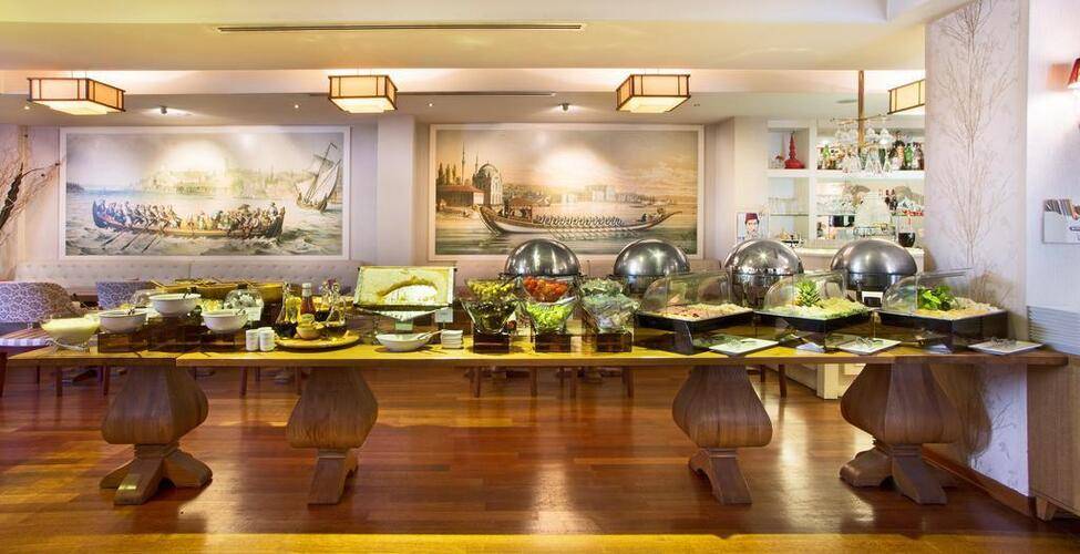 Amira Hotel