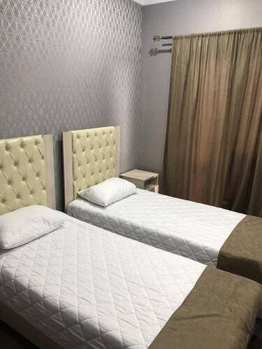 Rich Hotel
