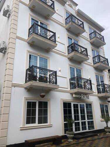 Rich Hotel