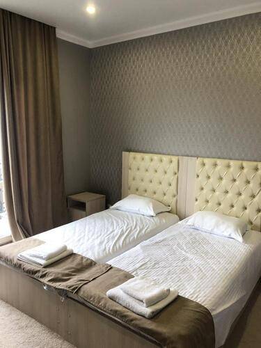 Rich Hotel
