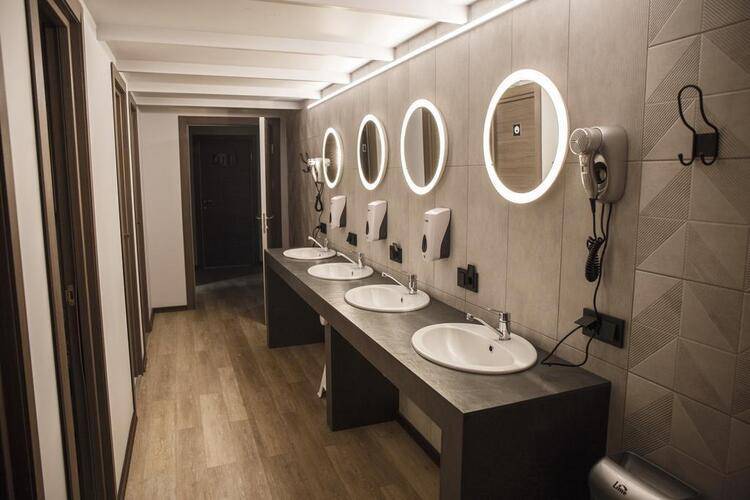 4u Capsule Hotel