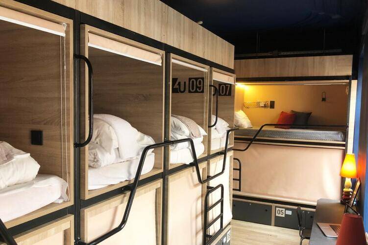 4u Capsule Hotel