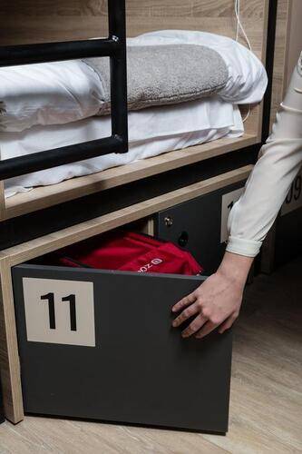 4u Capsule Hotel