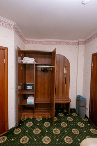 Отель Феерия