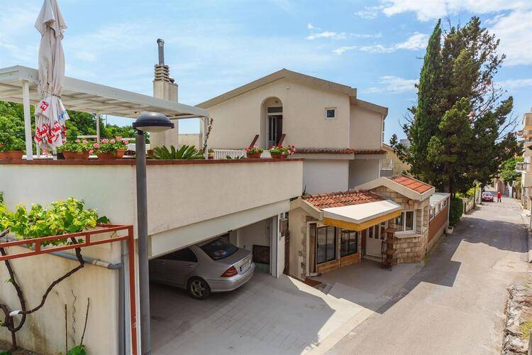 Popovic Apartments