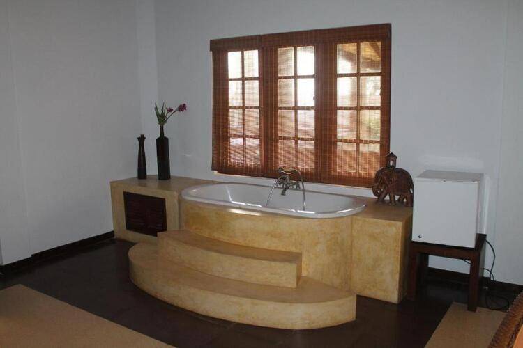 Solomon Beach Hotel