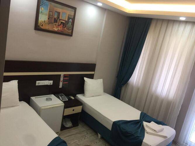 Luna Hotel