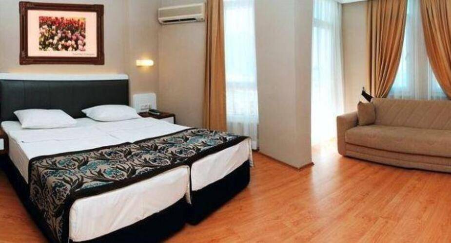Azak Hotel