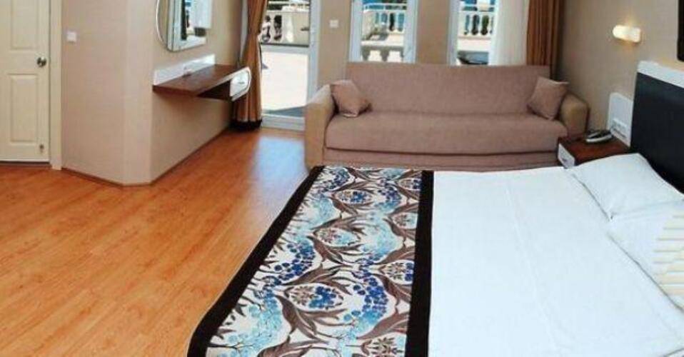 Azak Hotel