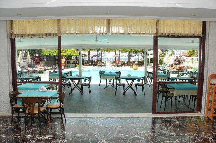 Azak Hotel