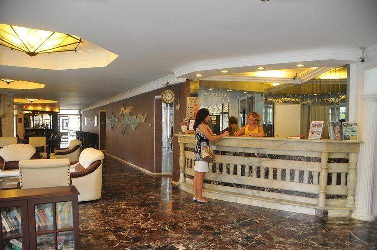 Azak Hotel