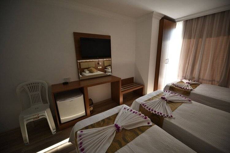 Demirci Hotel