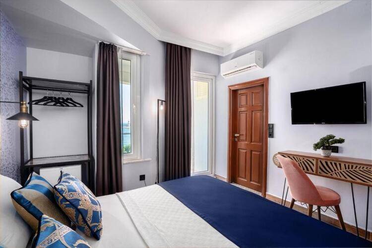 M.C.A. Marquis Hotel