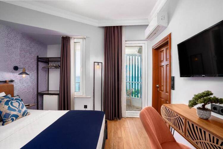 M.C.A. Marquis Hotel