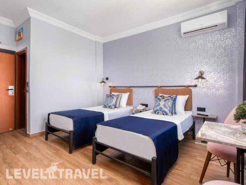 Фотография M.C.A. Marquis Hotel