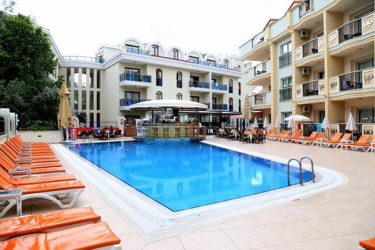 Club Karakas Apart