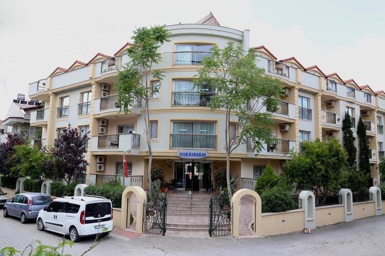 Club Karakas Apart