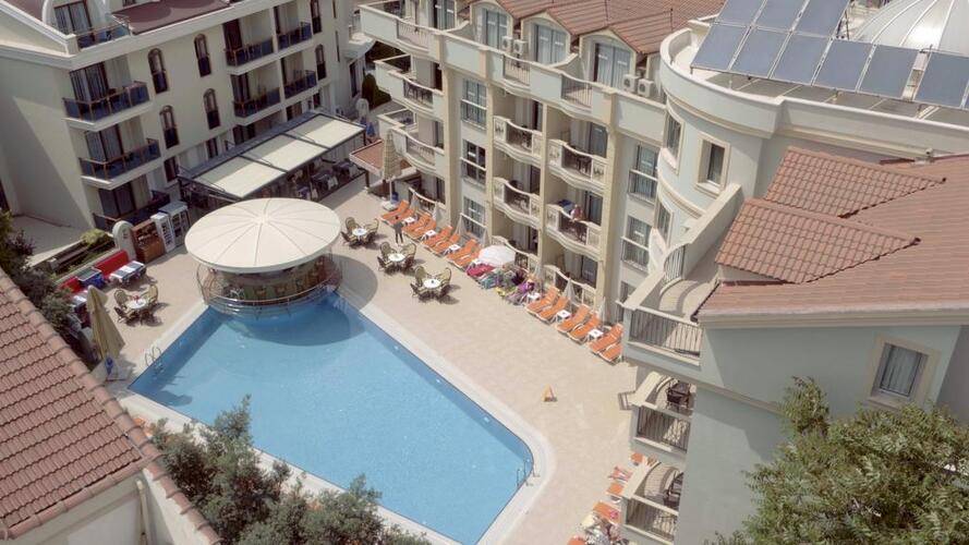 Club Karakas Apart