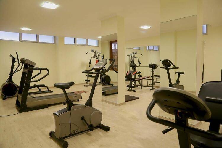Club Karakas Apart