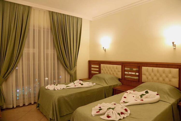 Club Karakas Apart