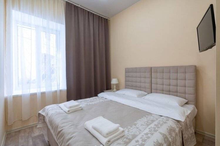 Отель Адель