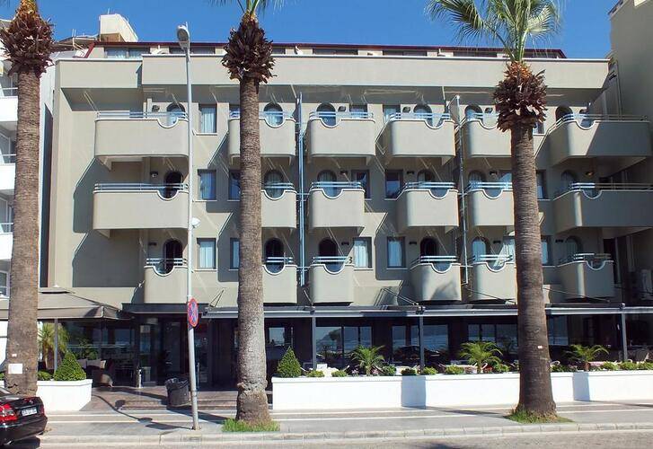 Candan Citybeach Hotel