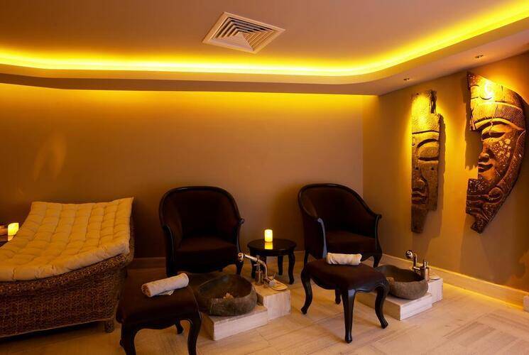 Pinehill Hotel & Suites
