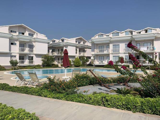 Daphne Residence