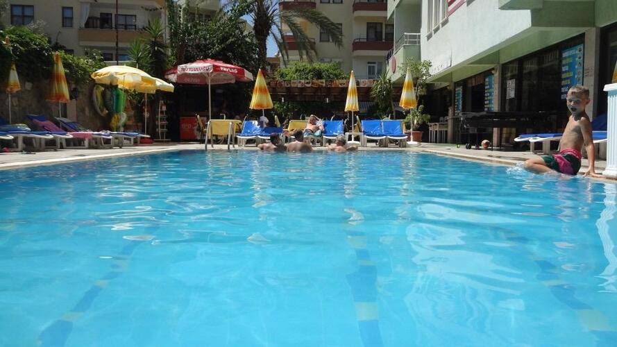 Kleopatra Coral Apart Hotel