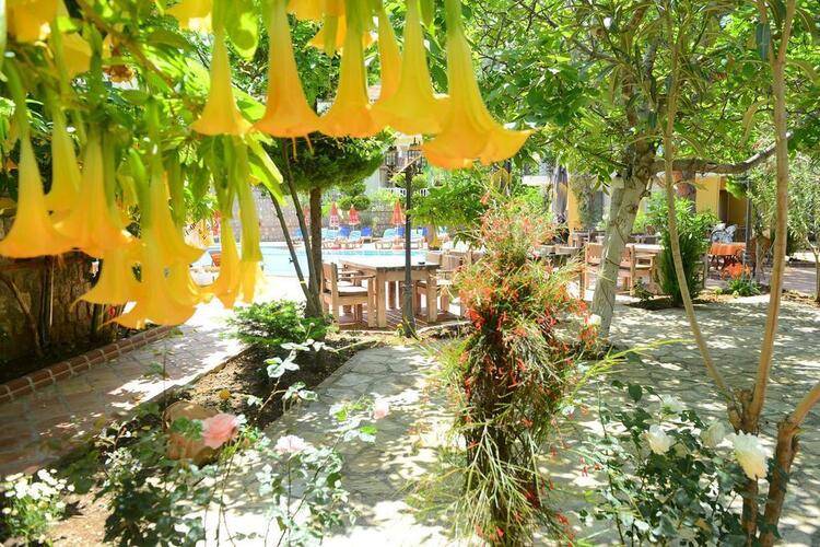 Mountain Valley Apart Hotel & Villas