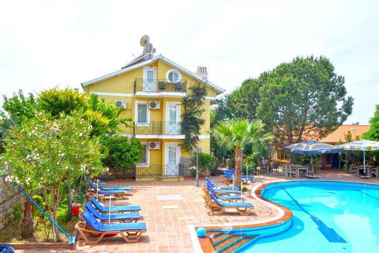 Mountain Valley Apart Hotel & Villas