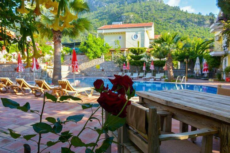 Mountain Valley Apart Hotel & Villas