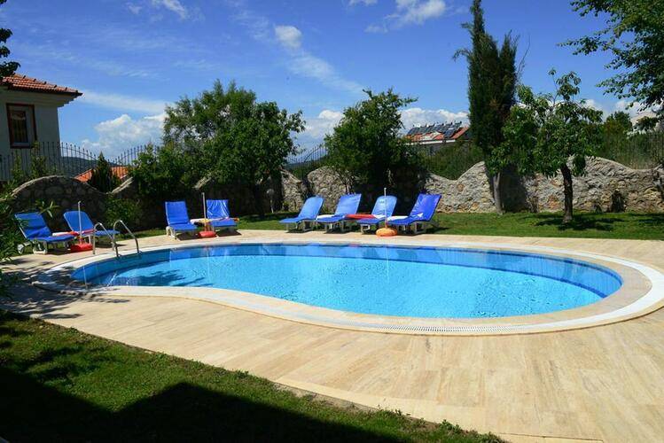 Mountain Valley Apart Hotel & Villas