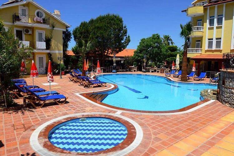 Mountain Valley Apart Hotel & Villas