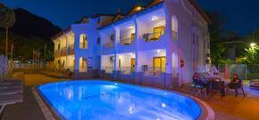 Arya Hotel