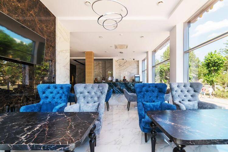 Grand Sapphire Hotel