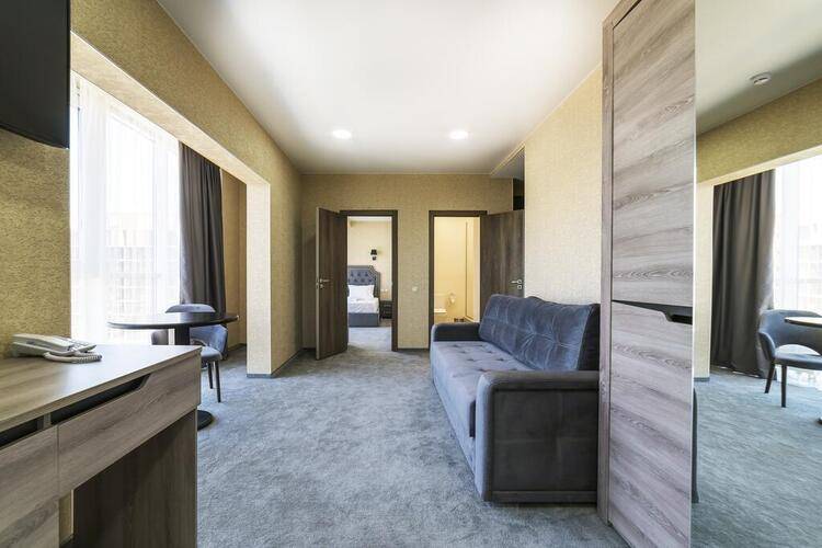 Grand Sapphire Hotel