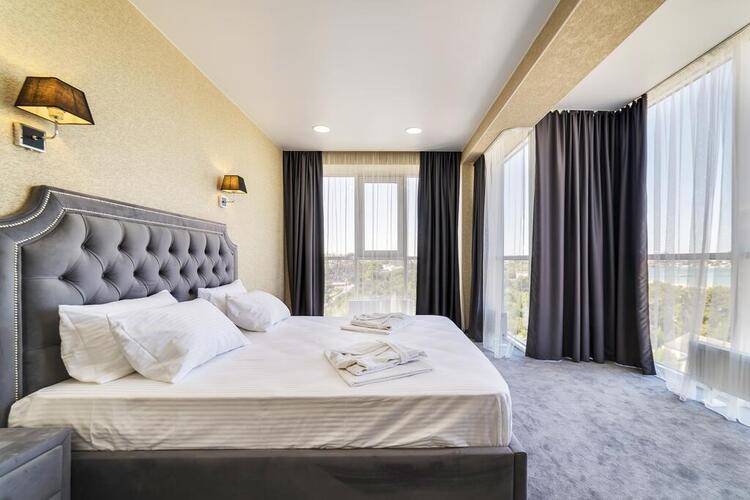 Grand Sapphire Hotel