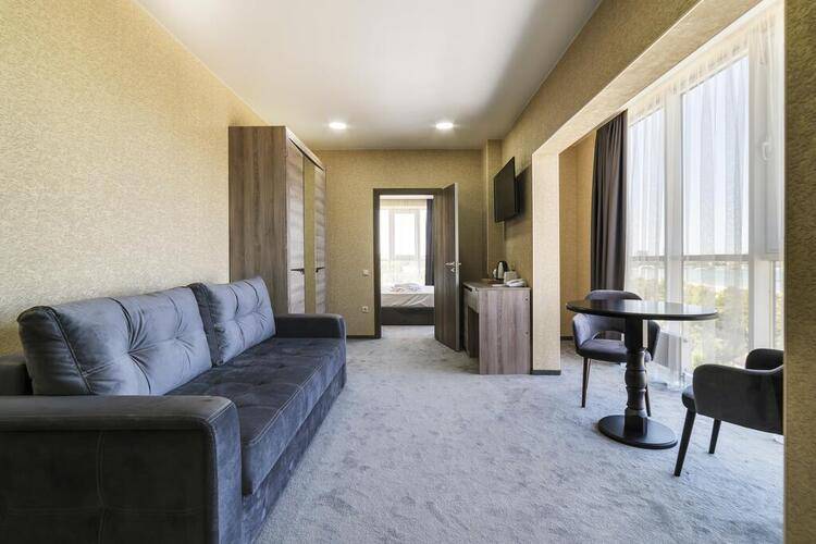 Grand Sapphire Hotel