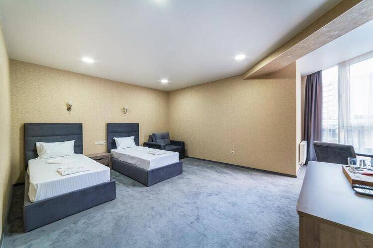 Grand Sapphire Hotel