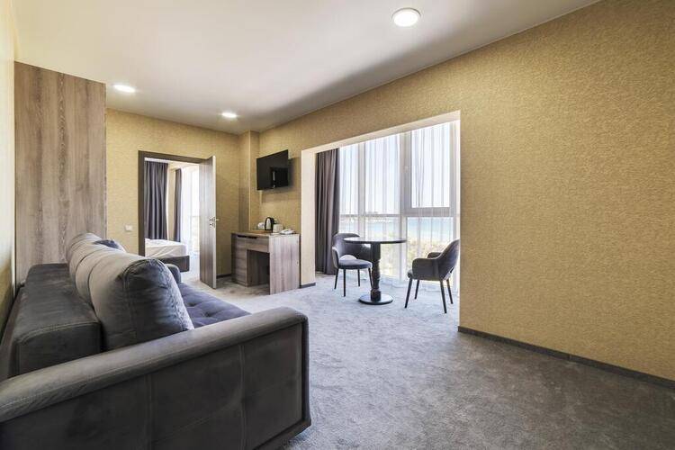 Grand Sapphire Hotel