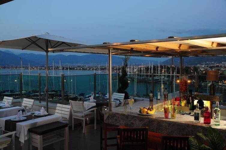 Alesta Yacht