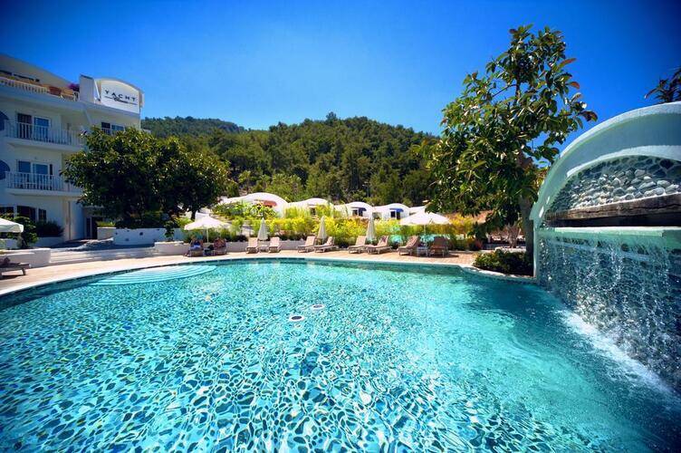 Yacht Classic Hotel