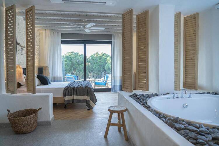 Yacht Boheme Hotel (Adults Only 14+)
